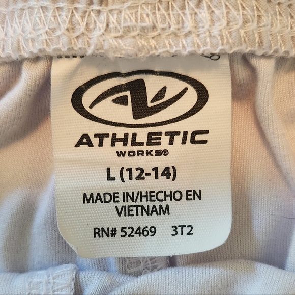 Athletic Works Women’s L 12-14 Buttery Soft Performance Gym Short Grey Camo - Picture 2 of 4